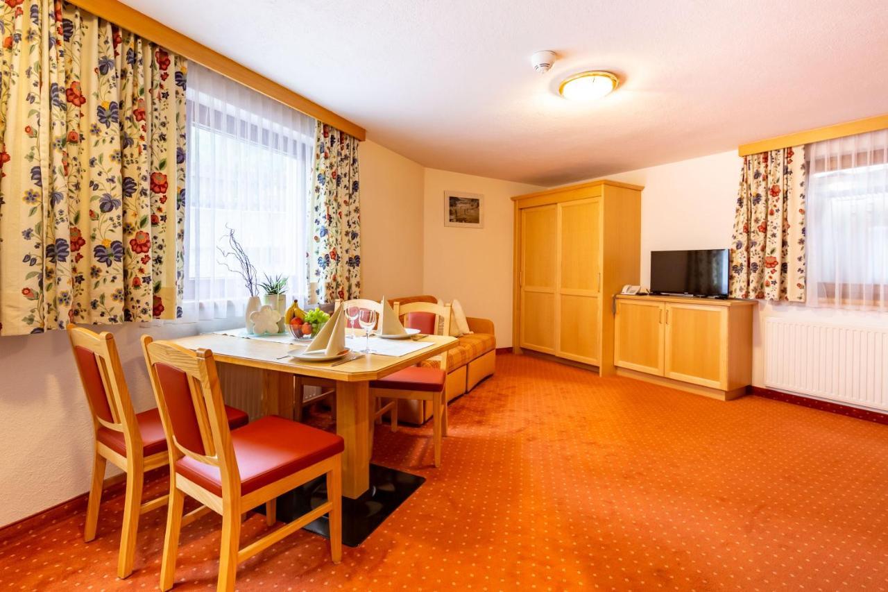 Hotel Garni Tyola Ischgl Esterno foto