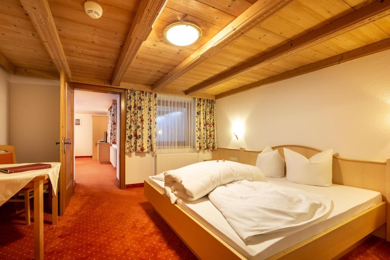 Hotel Garni Tyola Ischgl Esterno foto